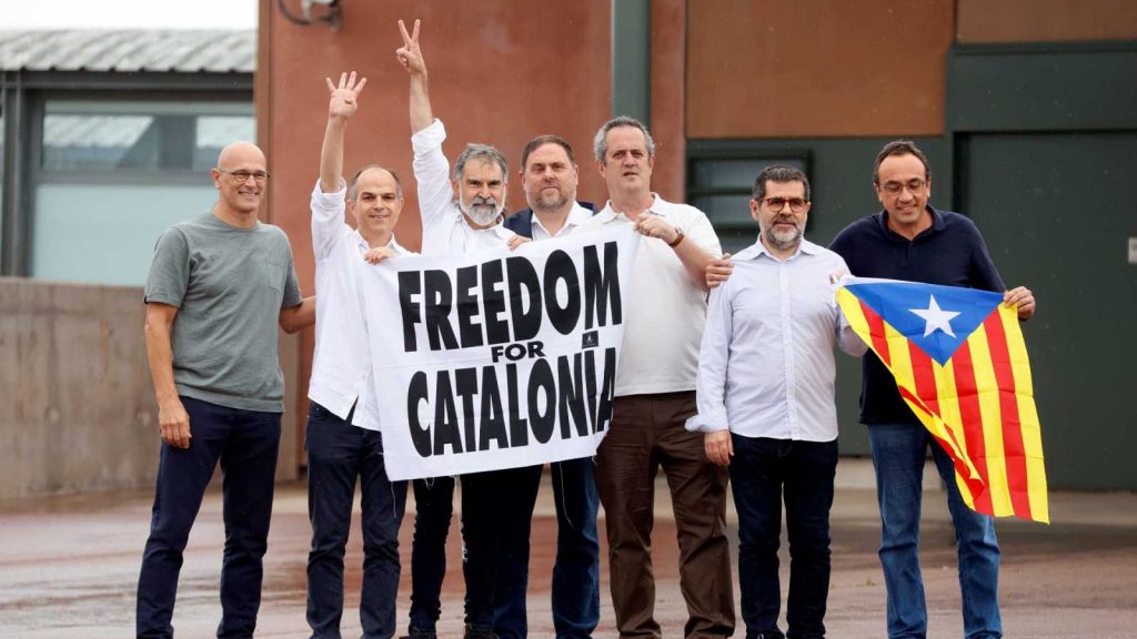 Salen en libertad los presos indultados del próces catalán indultados