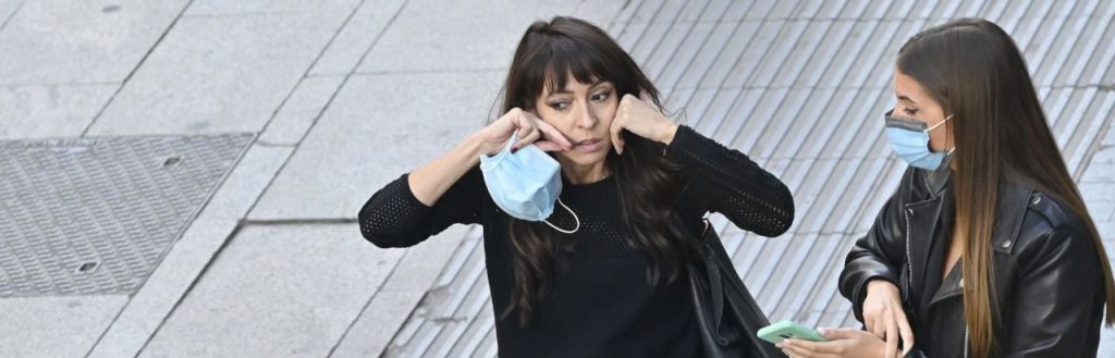 Fuera mascarilla en la calle pero ojo: con sólo un tercio de la población vacunada y los contagios en alza mascarilla 1