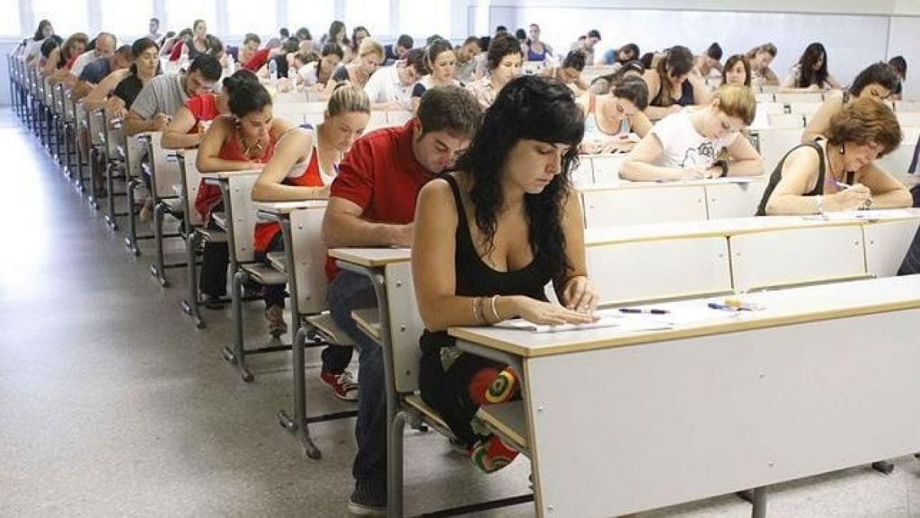 Publicadas las listas definitivas de aspirantes a las oposiciones de enseñanzas medias con 6.863 opositores oposiciones