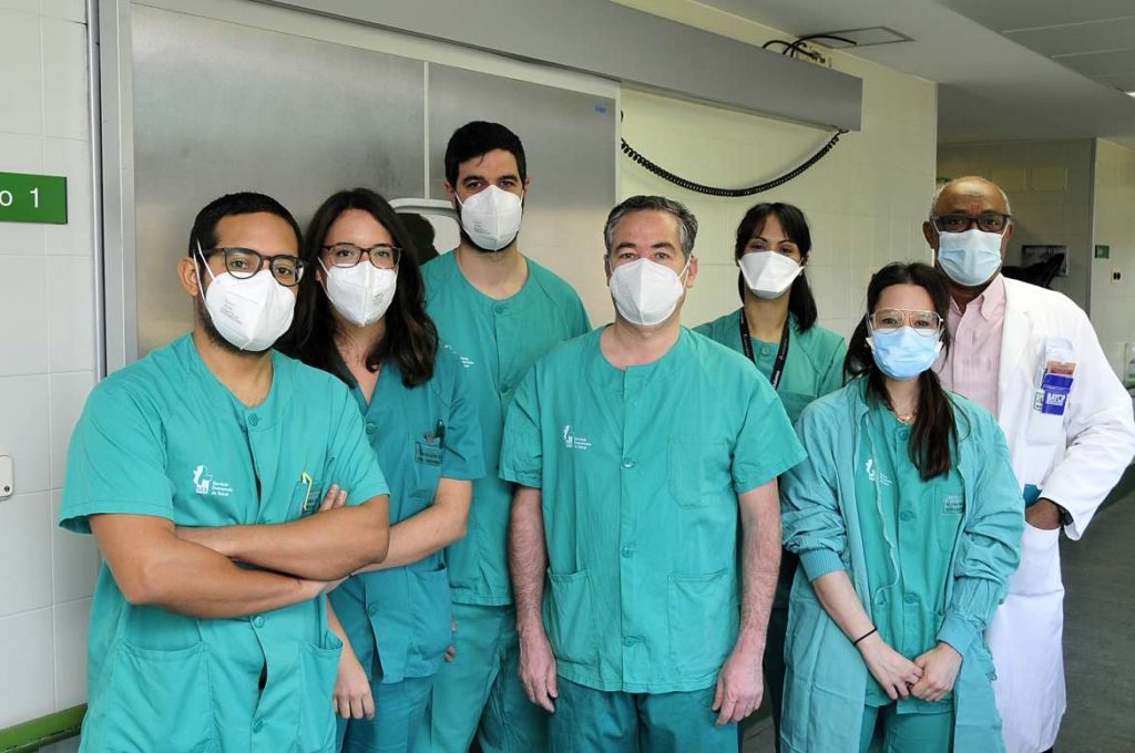 El servicio de Urología del Hospital Virgen del Puerto implanta la técnica laparoscópica 3D para el cáncer de pene plas urolo