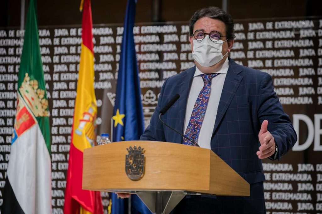 Continúa establecido el cierre perimetral de Los Santos de Maimona, Jerez de los Caballeros y Arroyo de San Serván vergeles