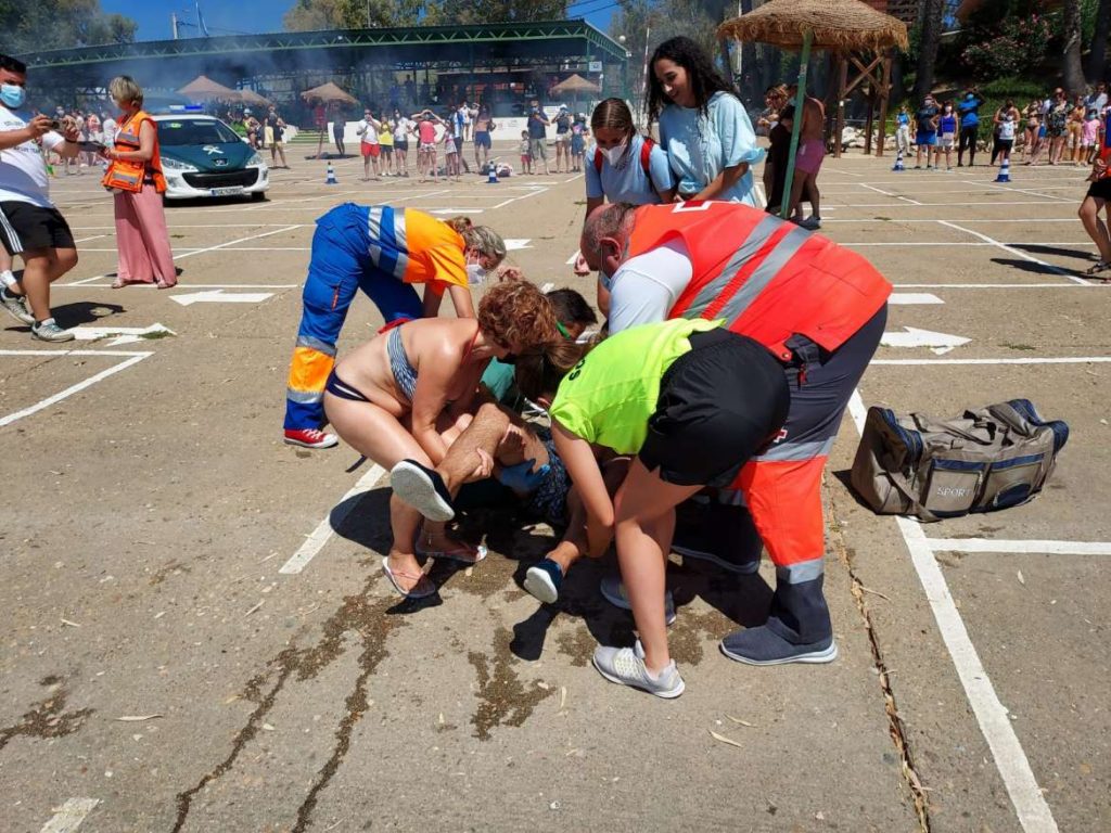 Simulacro de salvamento acuático d el112 en la playa de Orellana SIMULACRO 112 ORELLANA