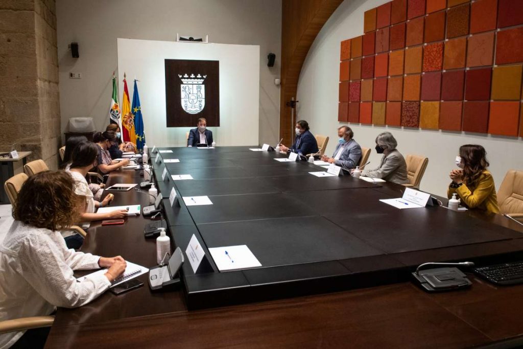 Junta y diputaciones financiarán con 24 millones de euros la contratación de personas desempleadas por las entidades locales consejo gobierno junta extrema