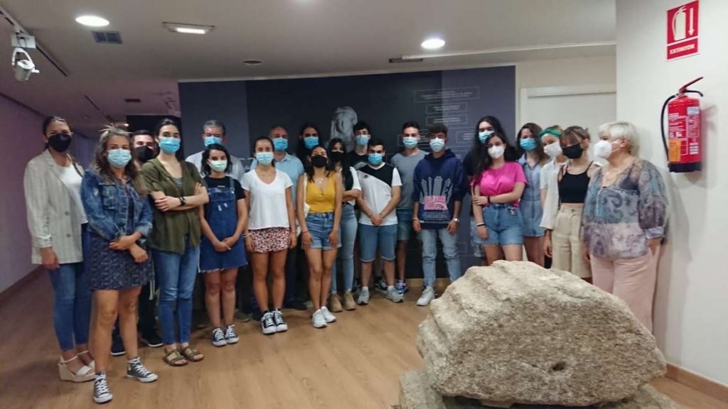 Un nuevo campo de voluntariado juvenil propicia el trabajo de jóvenes en yacimientos arqueológicos de Mérida me