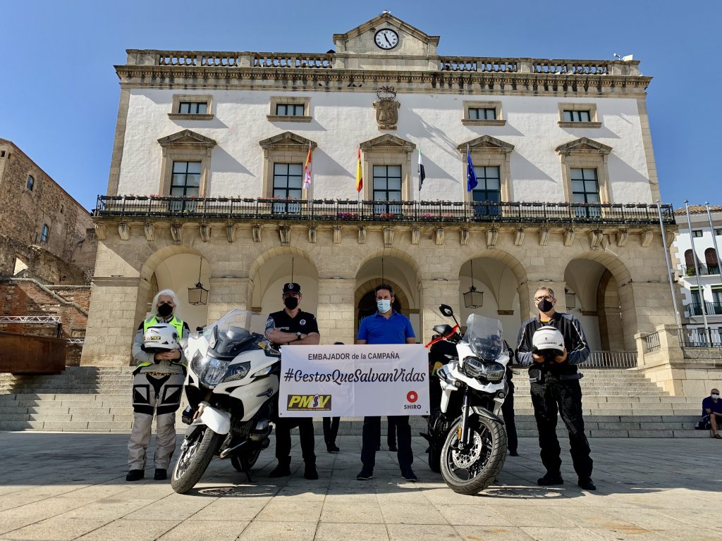 El Ayuntamiento de Cáceres se une a la campaña de seguridad vial ‘Gestos que salvan vidas’ Campana Gestos que salvan vidas