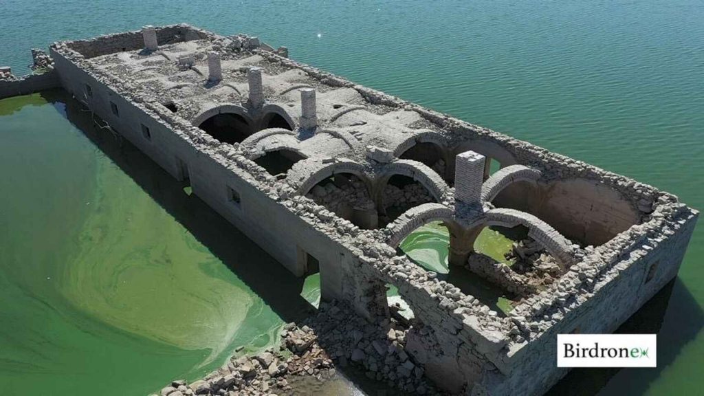Actuaciones de recuperación, documentación y conservación del patrimonio arqueológico en la cuenca del embalse de Valdecañas por la bajada de la cota de agua. casa grande de alarza valdecanas