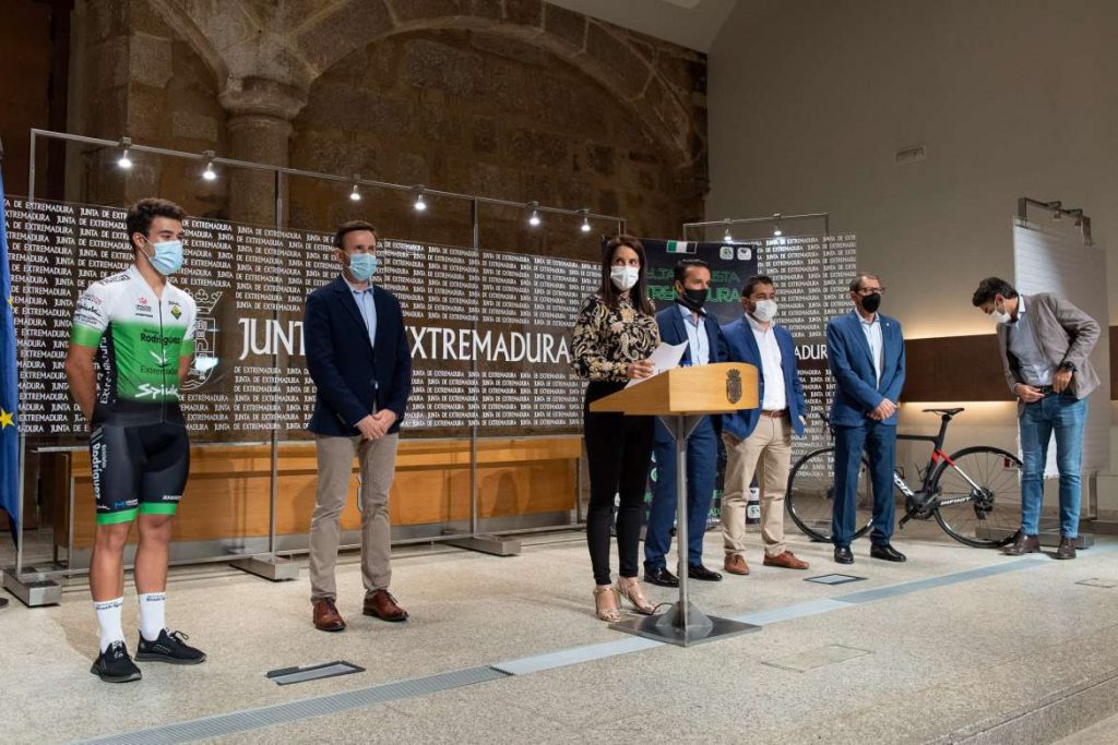 20 equipos de España y Portugal participan en la Vuelta Ciclista a Extremadura 2021 VUELTA A EXTREMADURA2