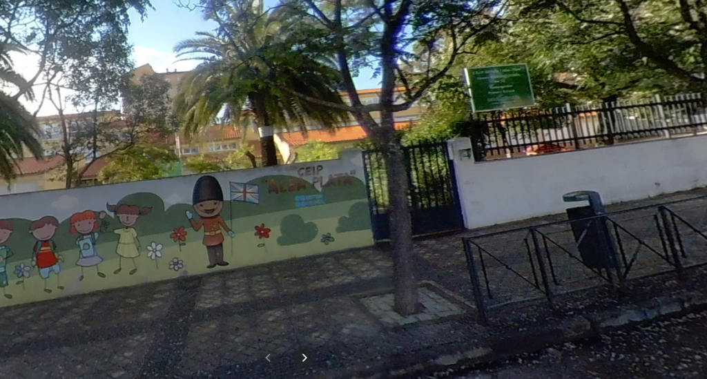 Las dos alumnas del CEIP Alba Plata de Cáceres acuden a clase con mascarilla tras resolverse el conflicto gracias a la mediación alba plata 1