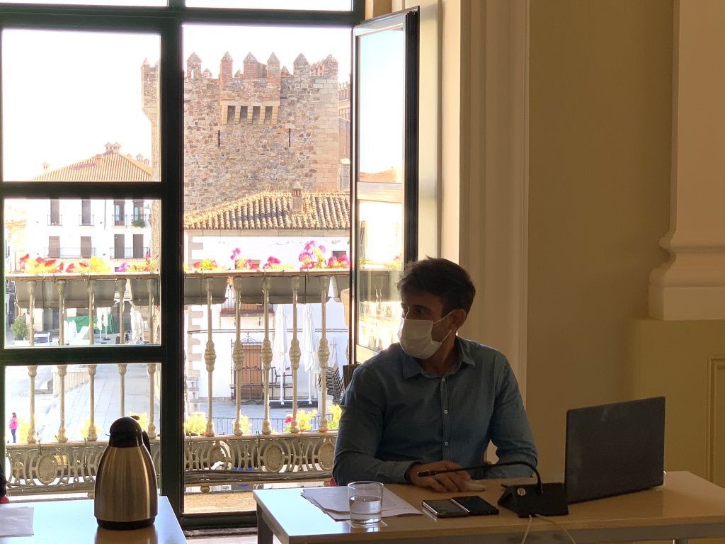 El Pleno del Ayuntamiento de Cáceres ratifica el compromiso con la igualdad, los derechos de las personas LGBTI y la erradicación de cualquier tipo de violencia hacia este colectivo david holguin