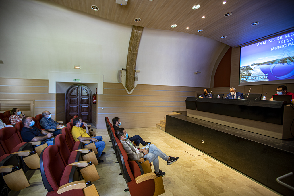 La Diputación de Cáceres informa a los alcaldes y alcaldesas del estudio sobre los embalses de abastecimiento de agua potable dipu cc