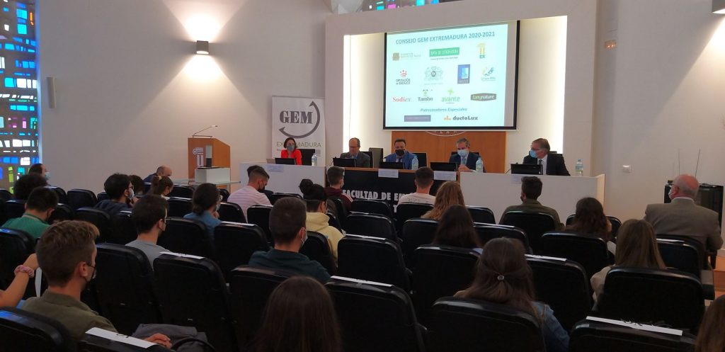 Aumenta la intención de emprender hasta alcanzar el 7,6% según el Informe GEM Extremadura 2020/2021 gem