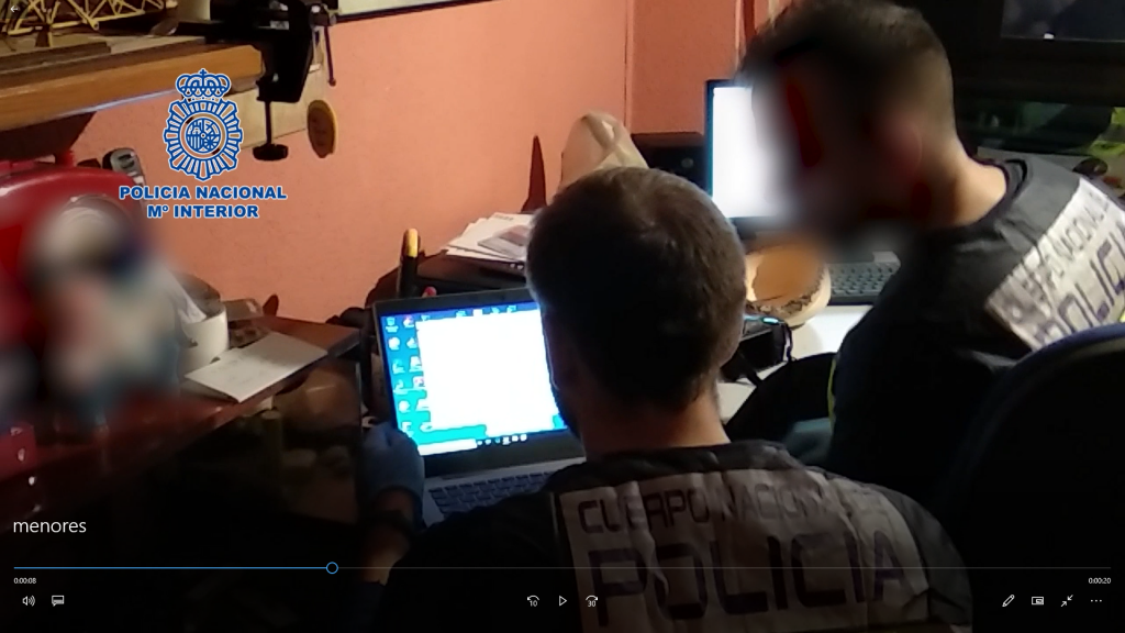 Detenidas 15 personas por distribuir material de abuso sexual infantil a través de las redes sociales policia
