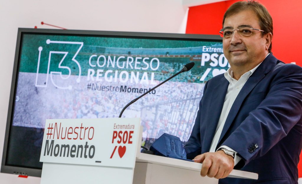 Vara sigue como secretario general del PSOE extremeño, tras trece años en el cargo vara 1