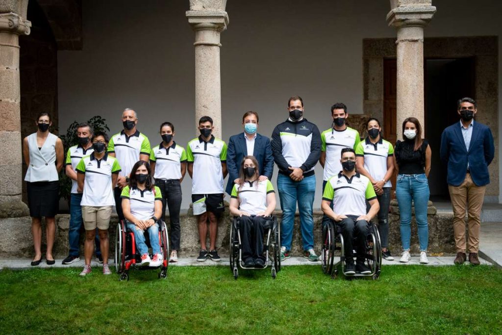 Los olímpicos y paralímpicos extremeños recibidos por el presidente de la Junta vara olimpicos