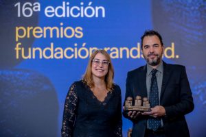 IMAGEN PREMIO ESCUCHAME