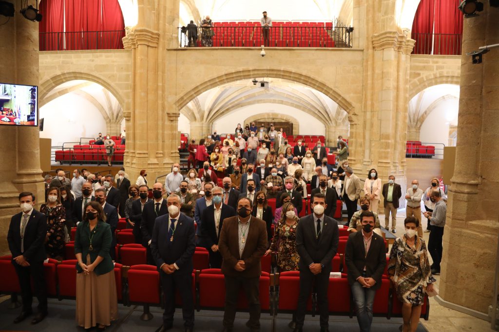 Tradicional acto de homenaje a los jubilados y jubiladas de la Diputación de Cáceres foto dipu