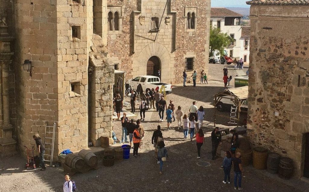 La Casa del Dragón, precuela de Juego de tronos, convierte de nuevo al casco histórico de Cáceres en capital de los 7 reinos juego tronos 1