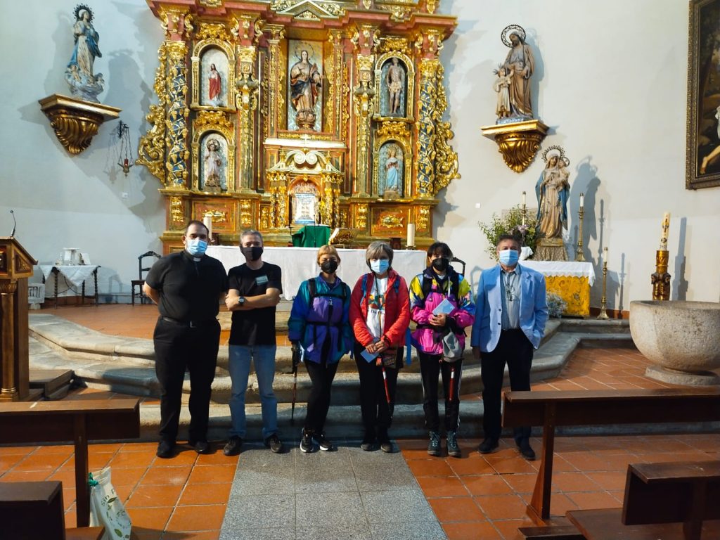 La diseñadora extremeña Laura Manuela parte caminando a Guadalupe al I Congreso de Juventud Rural reivindicando mejores comunicaciones orellana