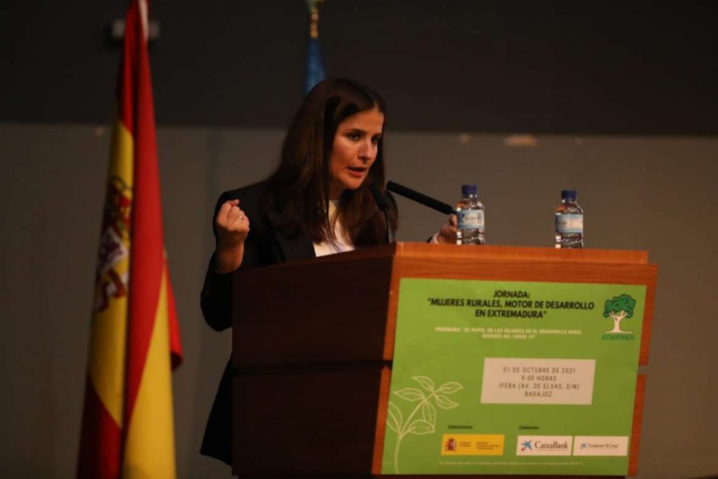 Gil Rosiña: ‘En Extremadura hace mucho tiempo que hay mujeres liderando proyectos de éxito en el mundo rural’ rosina