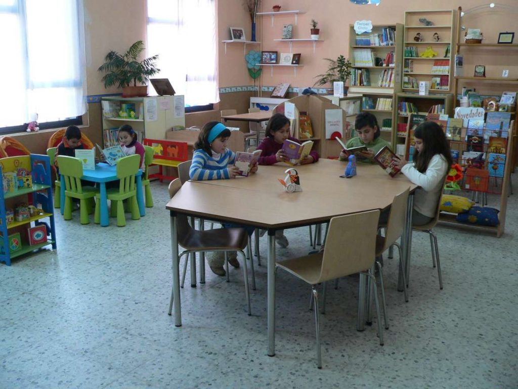 Educación pondrá en marcha el I Plan estratégico de bibliotecas escolares, dotado con 10 millones de euros biblio escolar