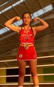 XURIMA ACOSTA CON EL CINTURON DE CAMPEONA