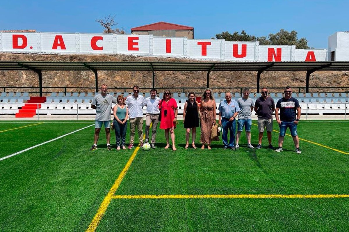 aceituna caceres cuenta con un nuevo campo de futbol en el que se han invertido 350 000 euros