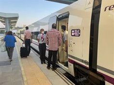cesado el gerente de produccion de servicios comerciales de la linea de extremadura tras las demoras de este miercoles