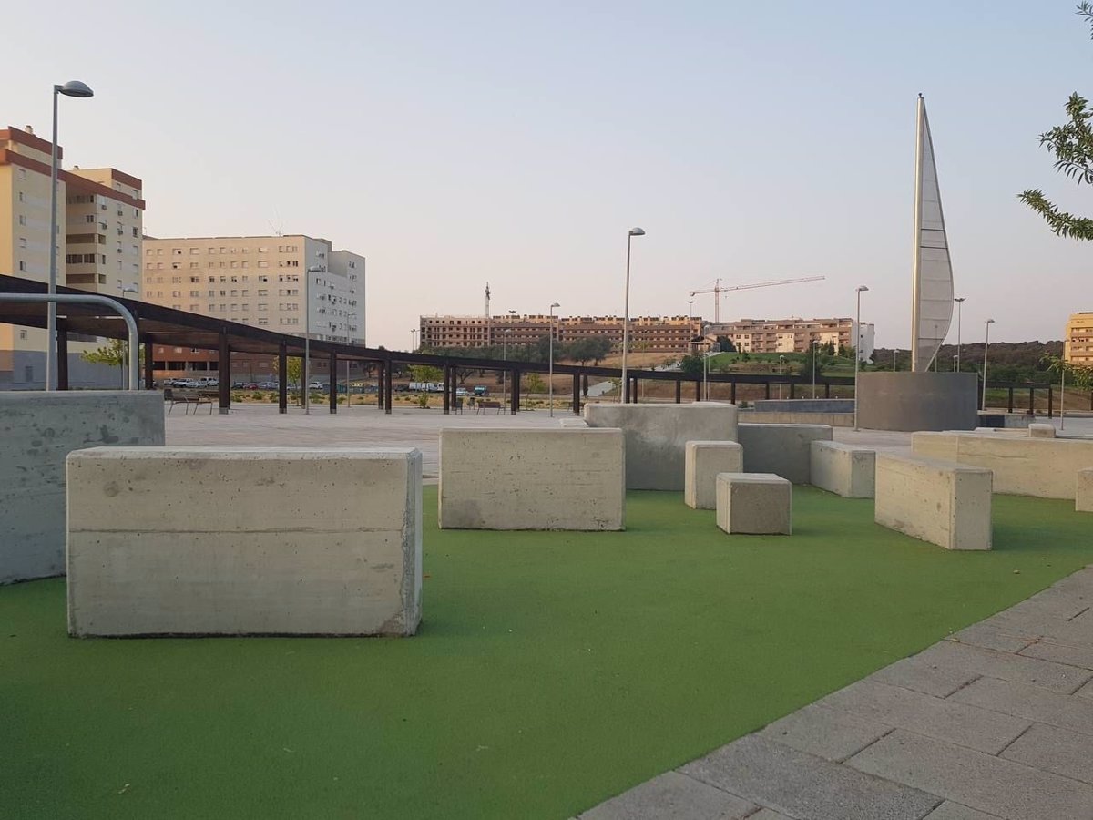 el barrio del junquillo de caceres estrena un area de entrenamientos de parkour la primera de la ciudad