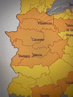 extremadura salvo el sur badajoz estara este lunes en alerta naranja por temperaturas que alcanzaran los 43 grados
