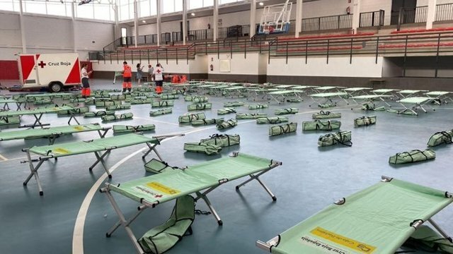 Los vecinos de las diez localidades evacuadas por incendios en Hurdes y Monfragüe vuelven a sus casas a las 12,00 horas Albergue habilitado por Cruz Roja para los evacuados en el incendio de Las Hurdes.
