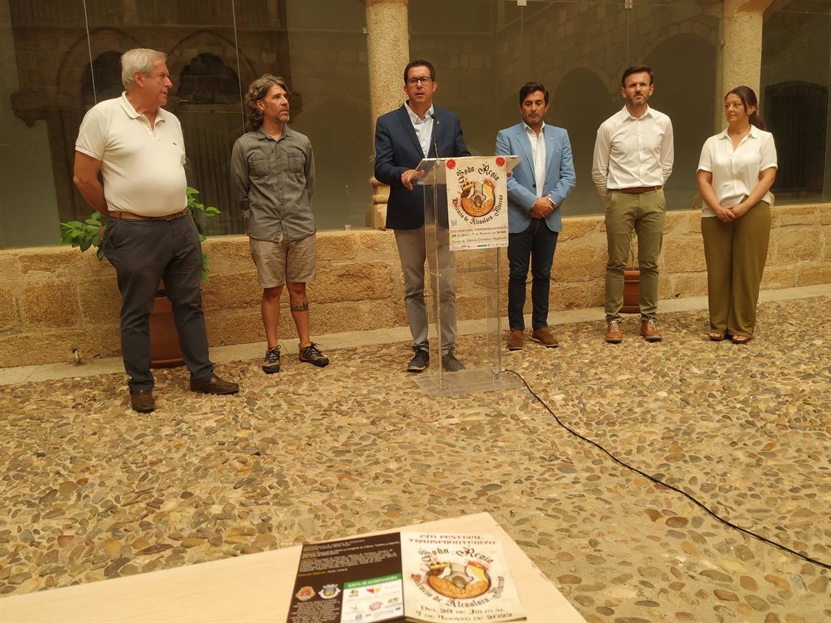 mas de 250 personas de valencia de alcantara y marvao participan en la recreacion de la boda regia