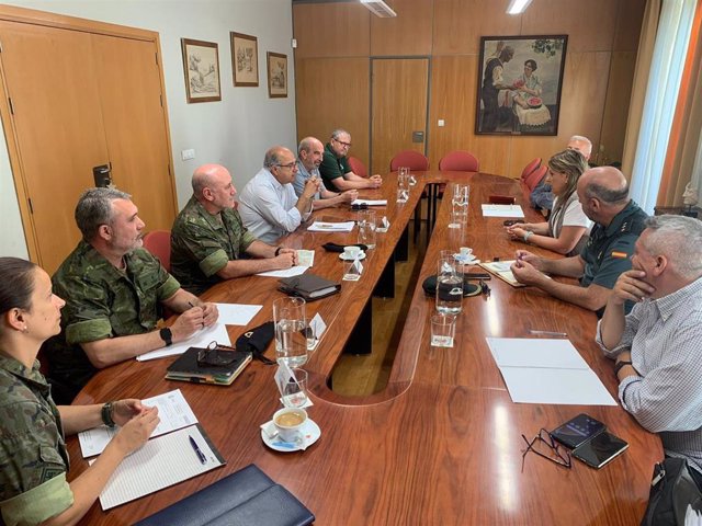 Patrullas del Ejército de Tierra se incorporarán a la vigilancia y prevención de incendios forestales en Extremadura La Delegación del Gobierno celebra una reunión para coordinar en prevención de incendios forestales