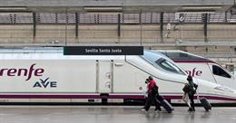 renfe achaca a una anomalia en el tren alvia los retrasos y reduce un 50 los billetes hasta que se solucione