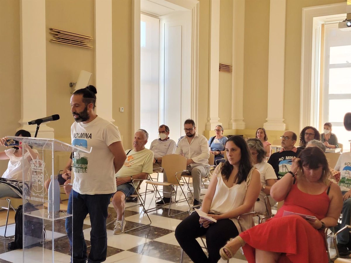 salvemos la montana traslada al pleno de caceres su decepcion por el cambio de postura institucional sobre la mina