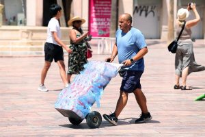 cuatro personas atendidas por los servicios sanitarios por golpe de calor en la ultima semana en extremadura