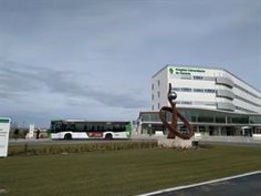 el trabajador herido en una planta solar en merida ha sufrido un trauma craneal y sigue estable y en observacion