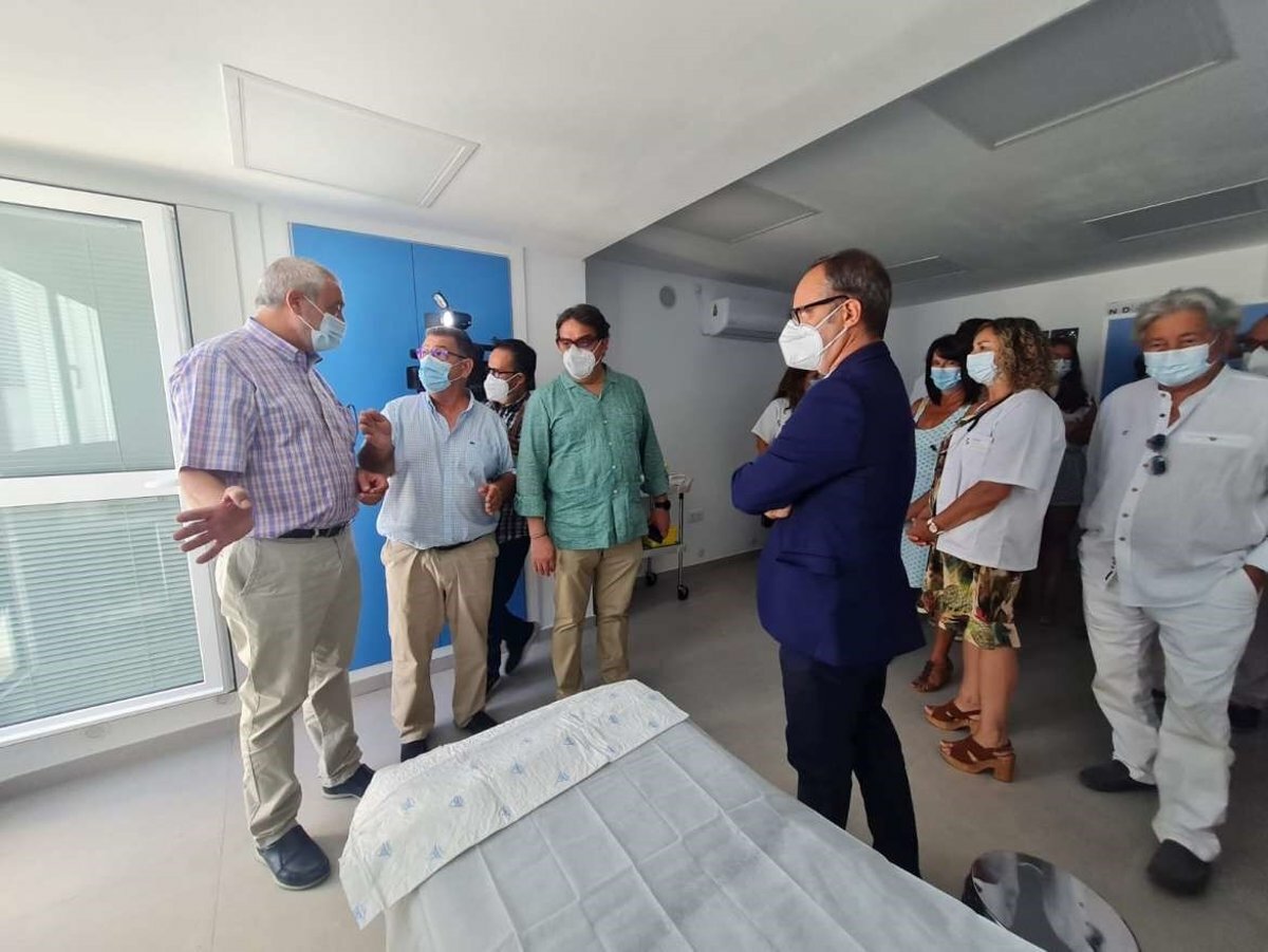 herrera de alcantara inaugura su consultorio local tras las obras de reforma