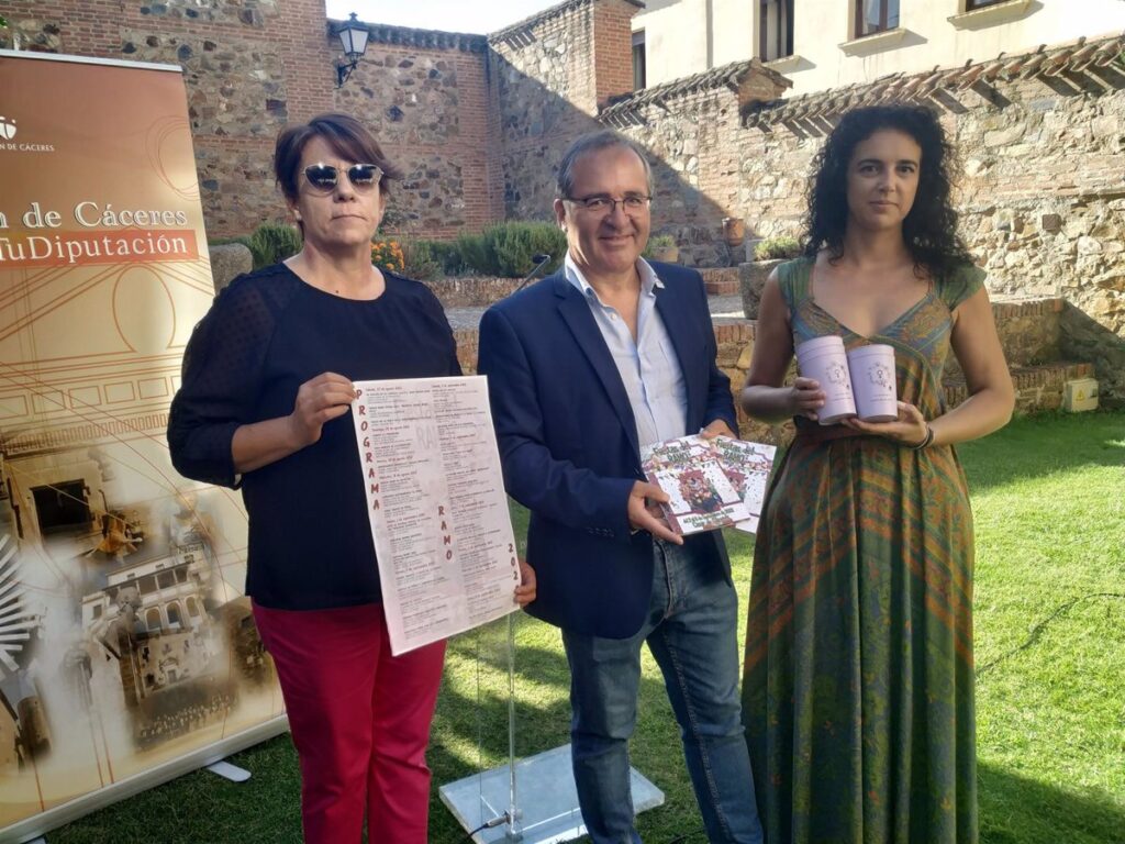 Las Fiestas del Ramo de Casar de Cáceres recuperan su formato con el desfile de peñas y más actividades en la calle las fiestas del ramo de casar de caceres recuperan su formato con el desfile de penas y mas actividades en la calle