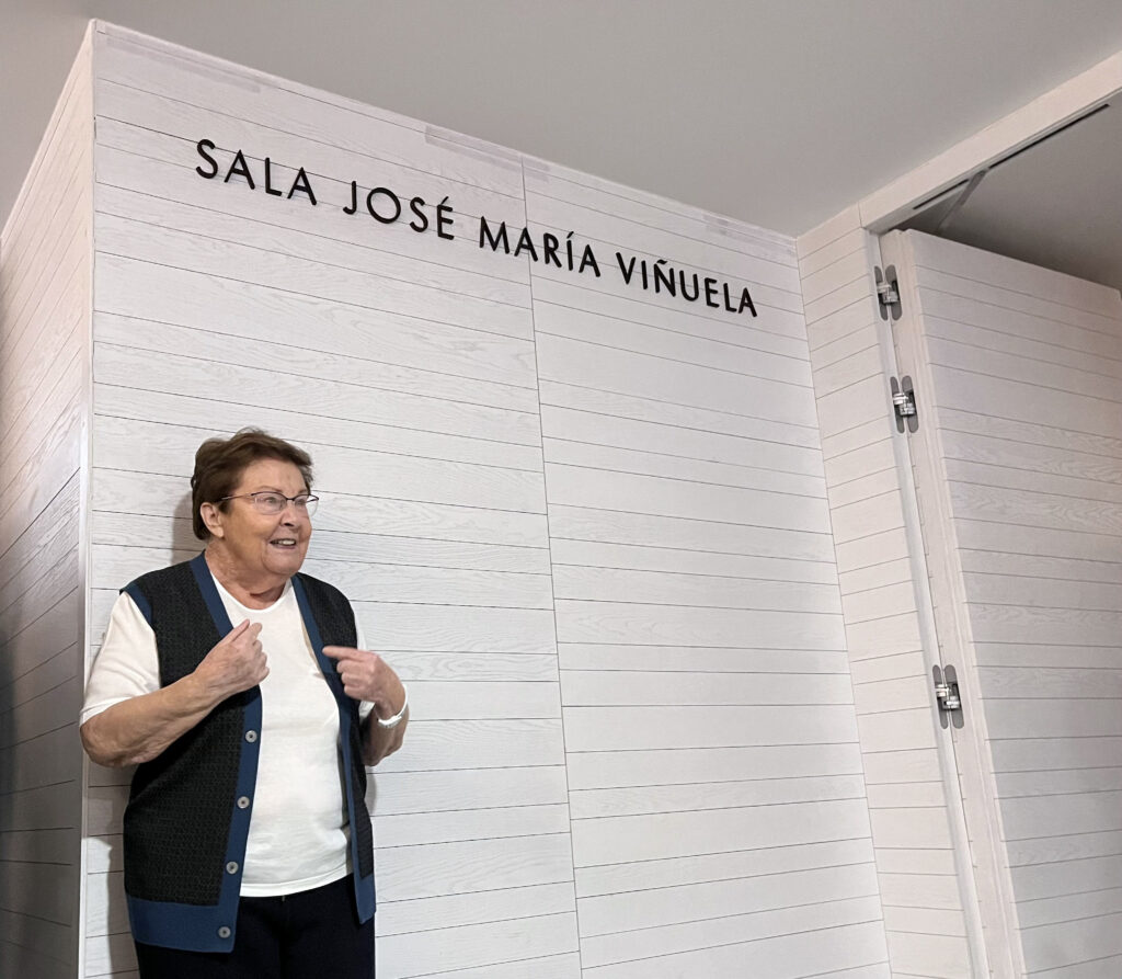 helga vinuelas