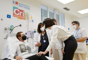 ministra de Ciencia e Innovacion en la Unidad CRIS de Nuevas Terapias Experimentales 3