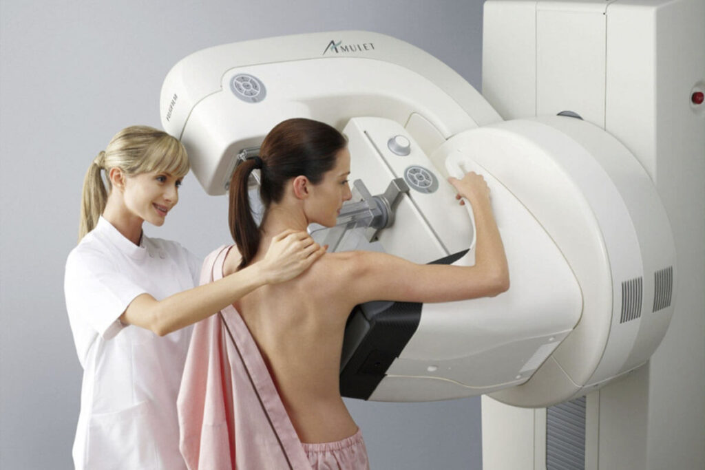 Más de 11.000 extremeñas serán citadas en noviembre para mamografías dentro del programa de detección precoz del cáncer de mama mamografia