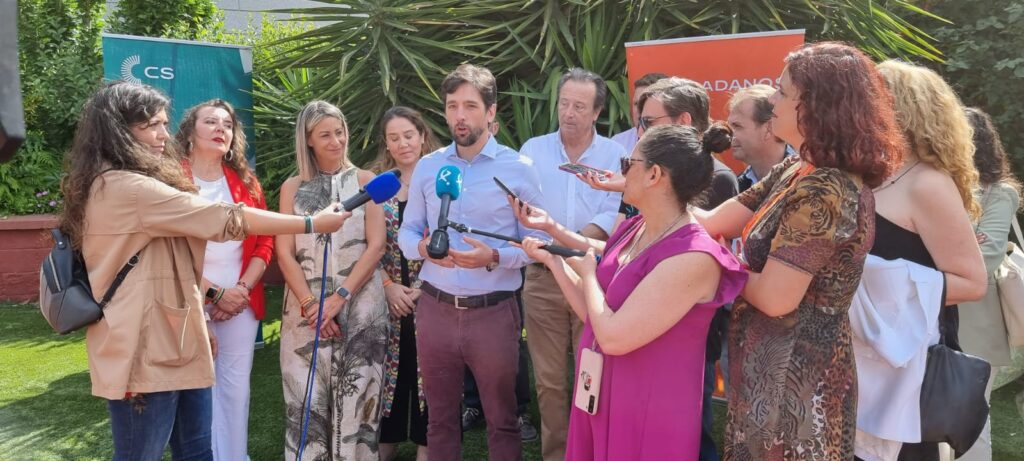 Ciudadanos Extremadura ha presentado a Fernando Baselga Laucirica como su candidato a la presidencia de la Junta de Extremadura por el partido liberal vazquez 1