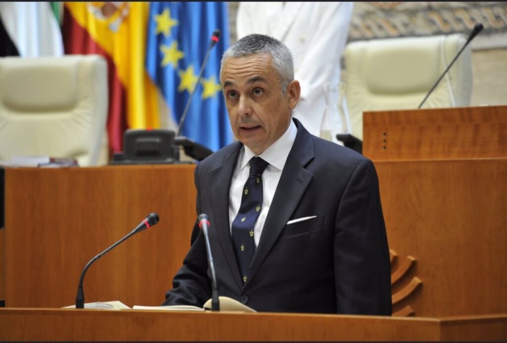 Vox mantiene la mano tendida al PP, pero con condiciones angel pelayo