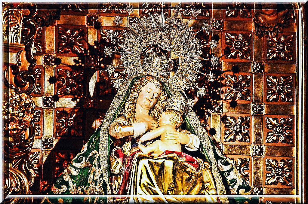Roban la Corona de la Virgen del Puerto y otras valiosas joyas del Museo de  la Catedral de Plasencia - Digital Extremadura