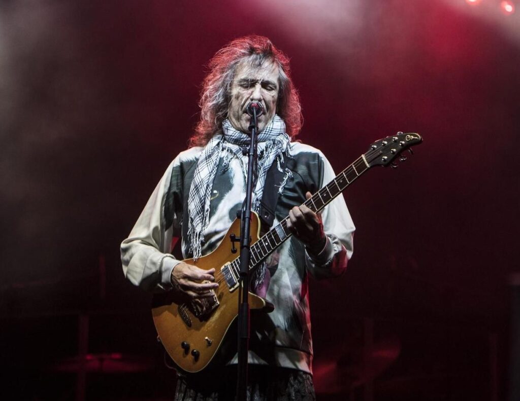 Plasencia se rinde a Robe: doce horas de música, calle y memoria viva en su honor robe