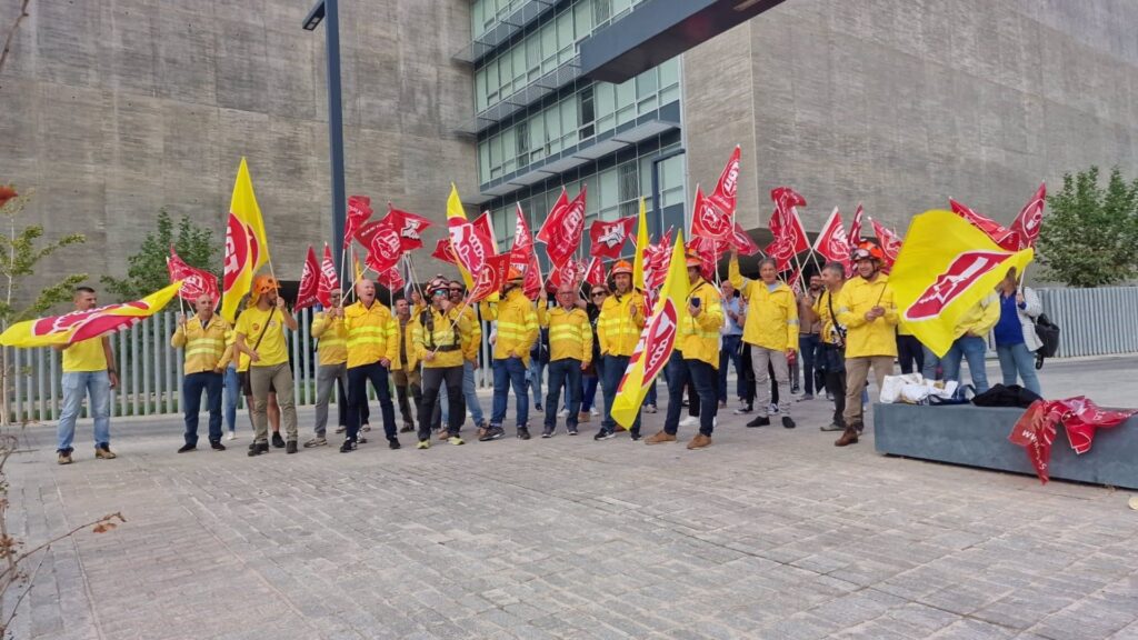 UGT exige a la Junta de Extremadura que se reconozca el nivel IV en la nómina de octubre para los bomberos forestales del Infoex bomberos en lucha