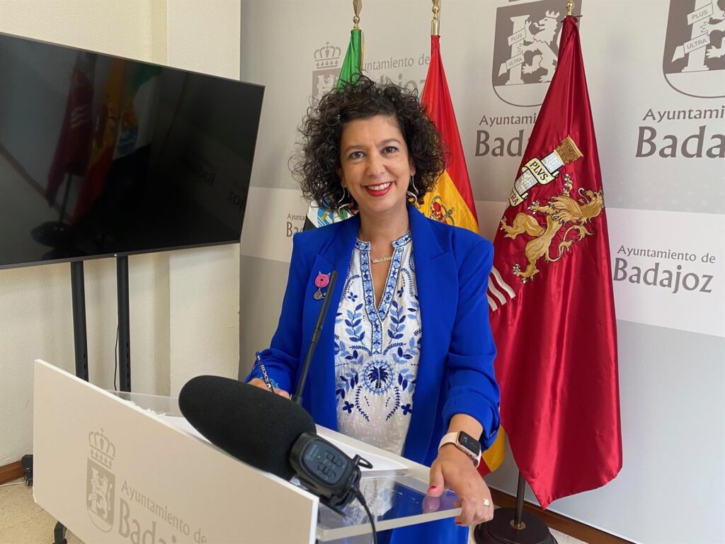 El PSOE tilda de caótico el inicio del curso escolar en Badajoz concejala psoe badajoz