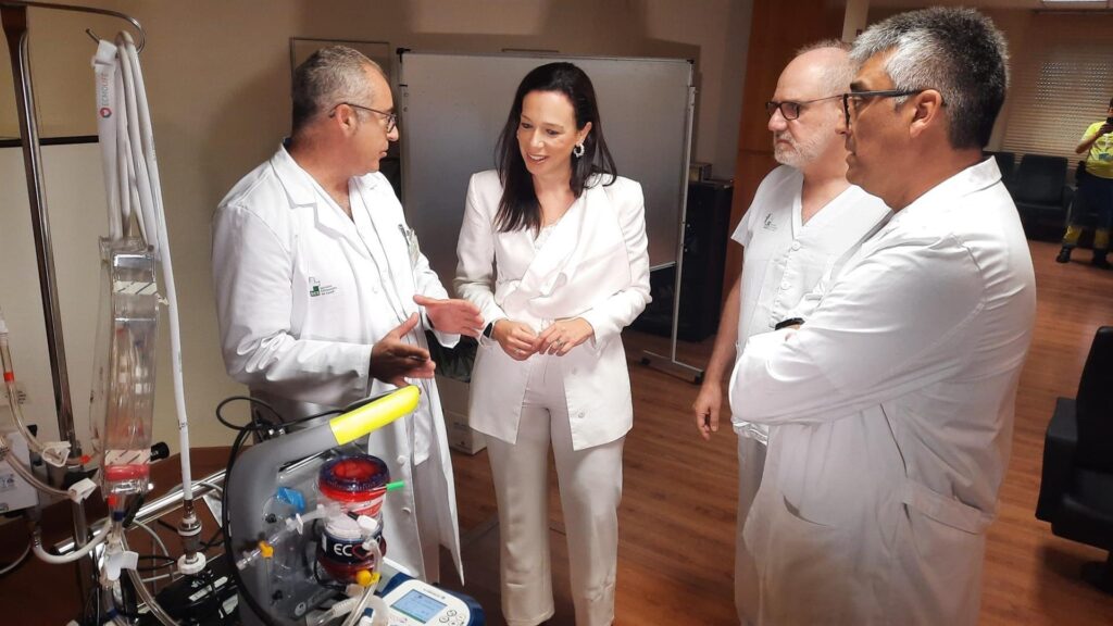 En marcha la primera Unidad Móvil ECMO en Extremadura para pacientes críticos ses