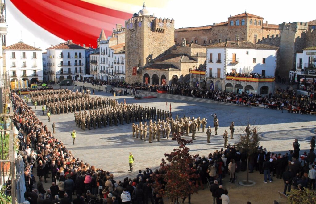 Cáceres acoge una multitudinaria jura de bandera civil en la Plaza Mayor jura de bandera plaza mayor cc