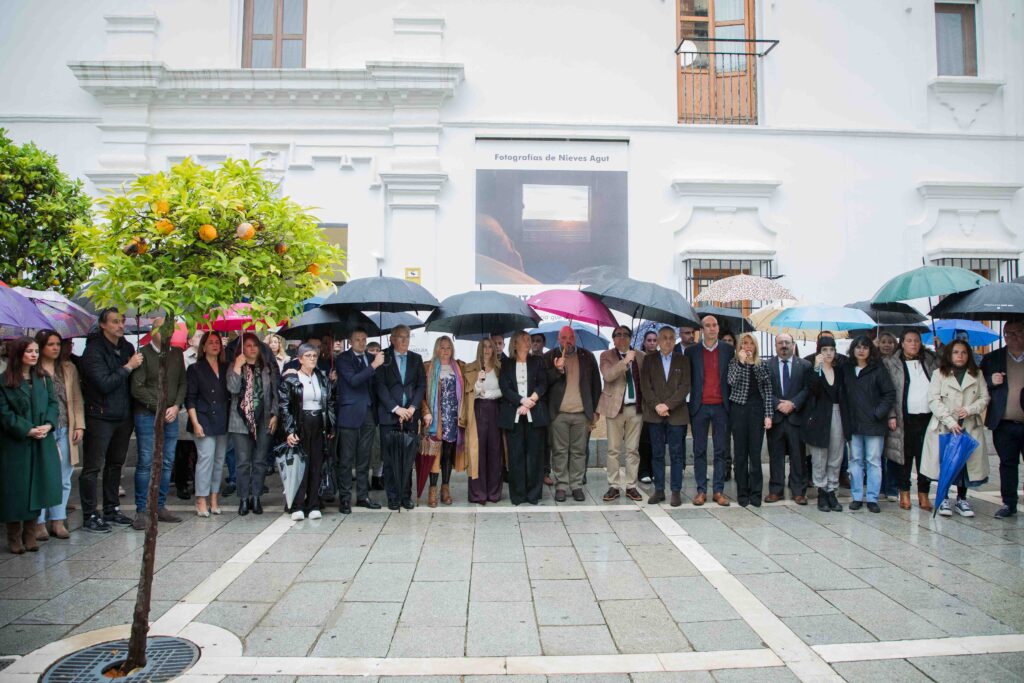 Extremadura se solidariza con las víctimas de la DANA y ofrece ayuda a las zonas afectadas minuto silencio dana